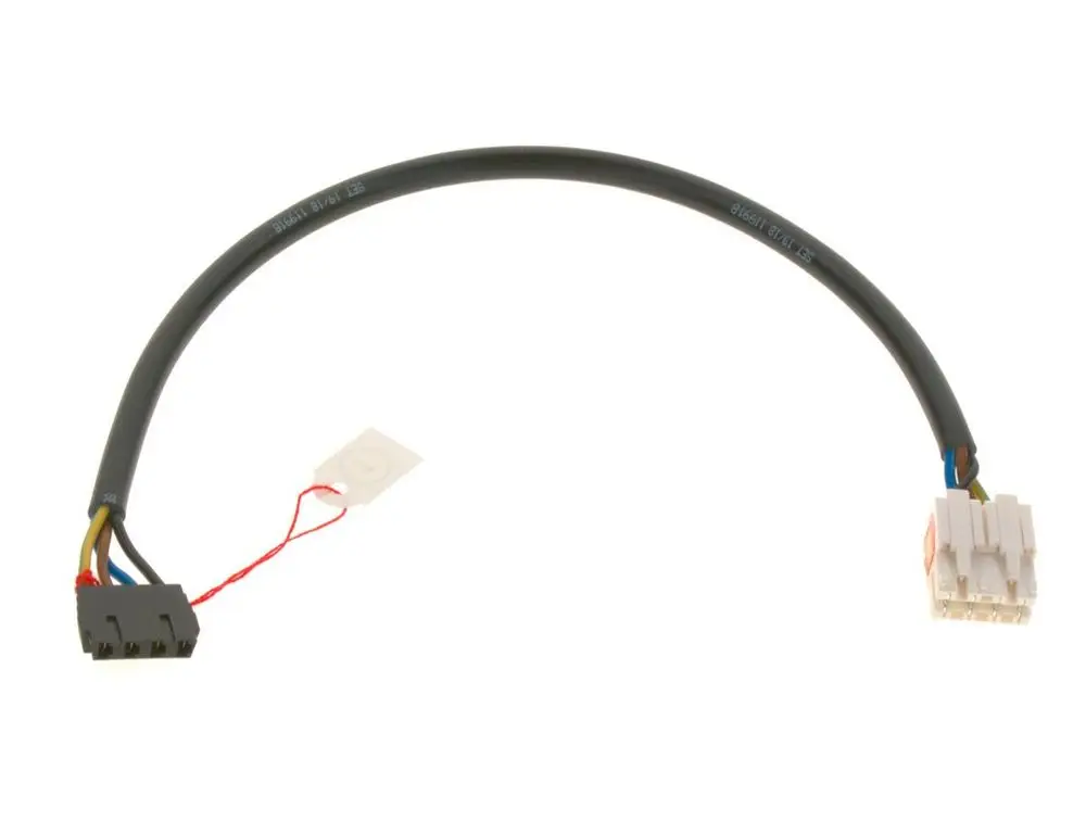 BOSCH-Verbindungsleitung mit einem grauen und einem weißen Stecker, verbunden durch ein schwarzes Kabel, das elektrische Anschlüsse für einen Ölvorwärmer ermöglicht.